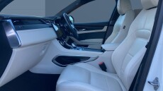 Jaguar F-Pace 2.0 D200 R-Dynamic Black 5dr Auto AWD Diesel Estate